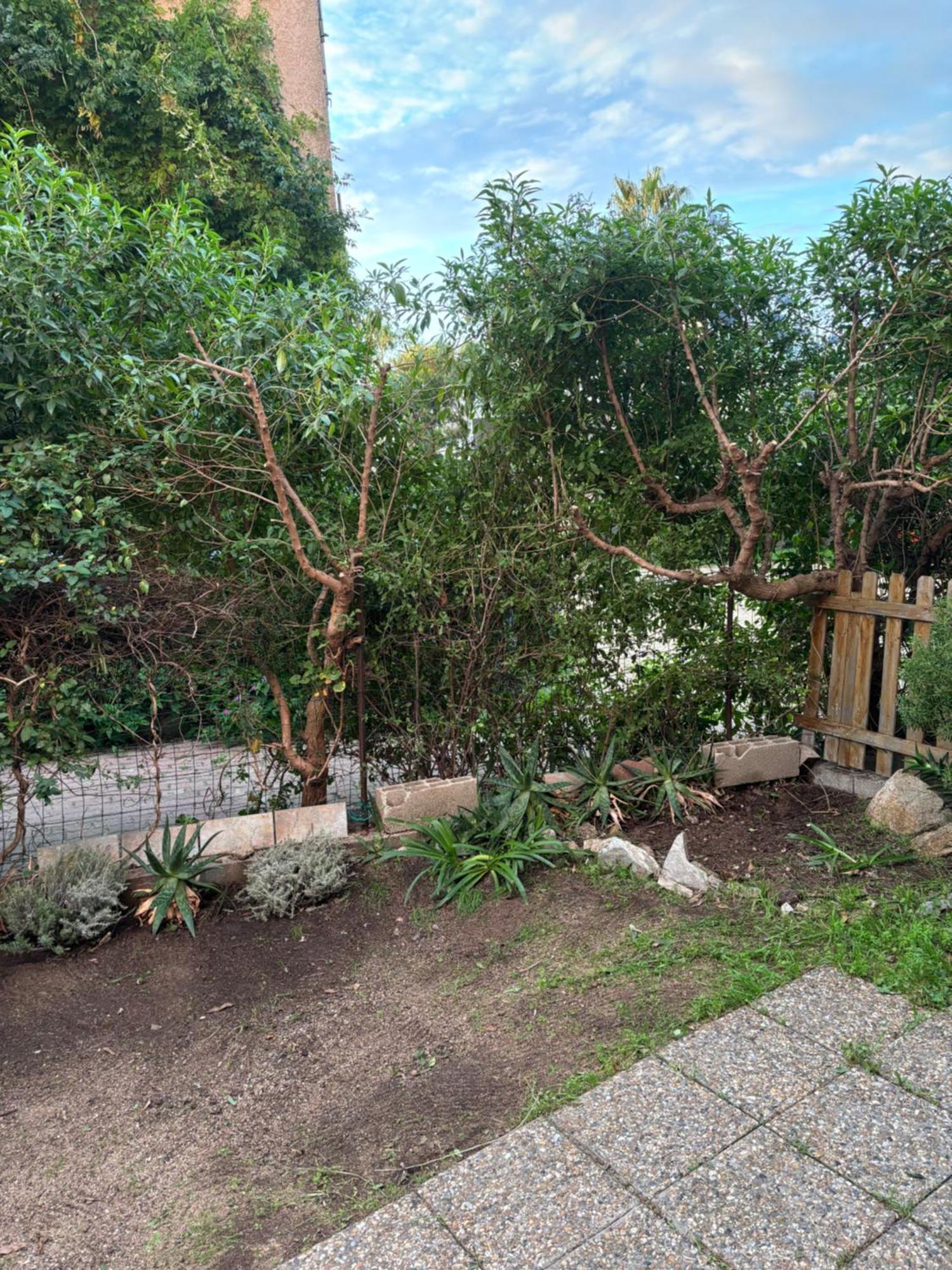 Appartamento Con Giardino A 50 M Dal Mare เอลเลอรูซ ภายนอก รูปภาพ