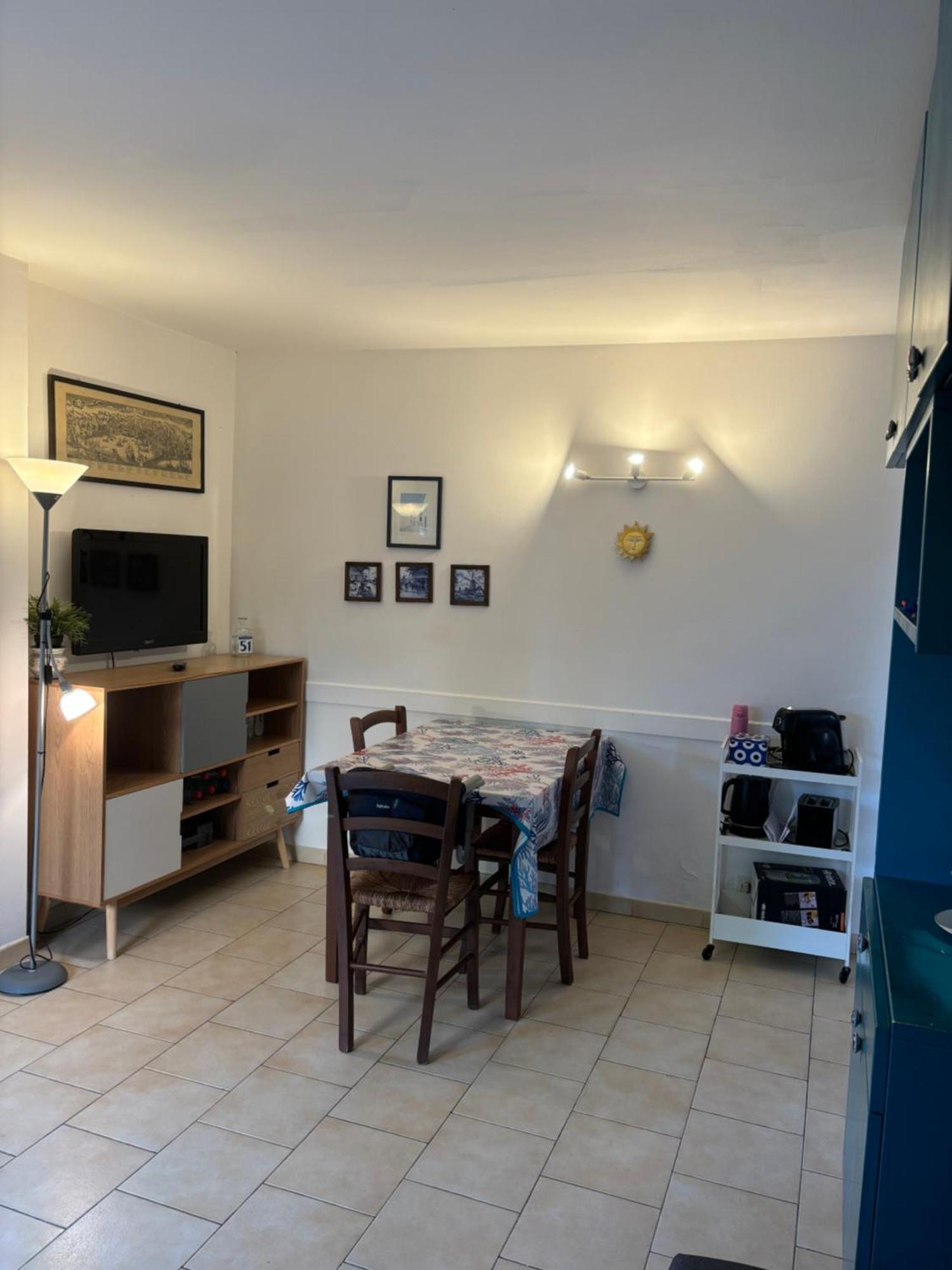 Appartamento Con Giardino A 50 M Dal Mare เอลเลอรูซ ภายนอก รูปภาพ